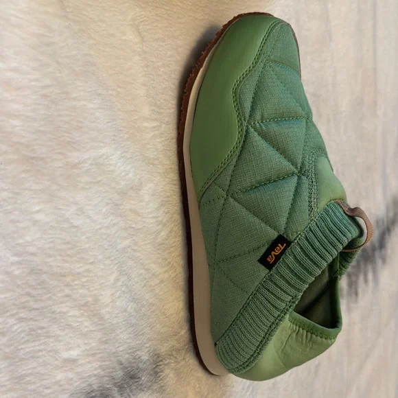 NWOT Teva Women's Reember Moccasin - Picture 2 of 3